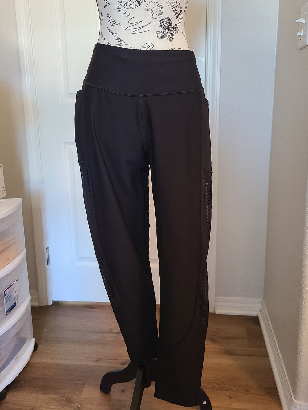 Victoria's Secret Black High-Waist Active Cargo Leggings
